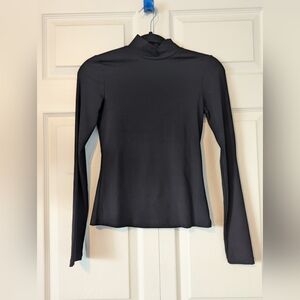 3/$15! H&M Black Ribbed Turteneck